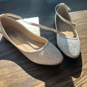 Cream white wedding shoes. Sparkly flats.